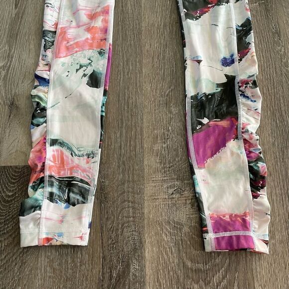 Lululemon Speed Tight Ill Pigment Wave Multi / Black / Regal Plum - Size: 4 - Picture 8 of 9